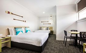 Nightcap At Caringbah Hotel